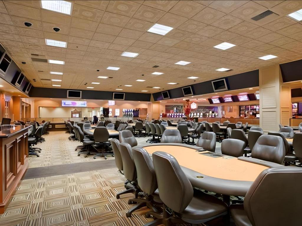 Resort Orleans And Casino 3*